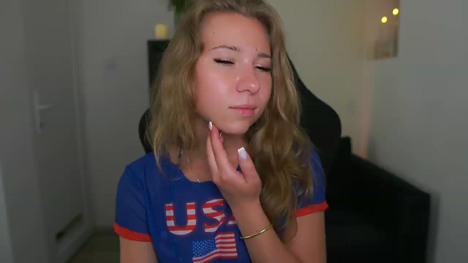 Gallery image thumbnail from VivienVance18's myfreecams stream on, 07/16/2026, 10:48 image 1 of 20