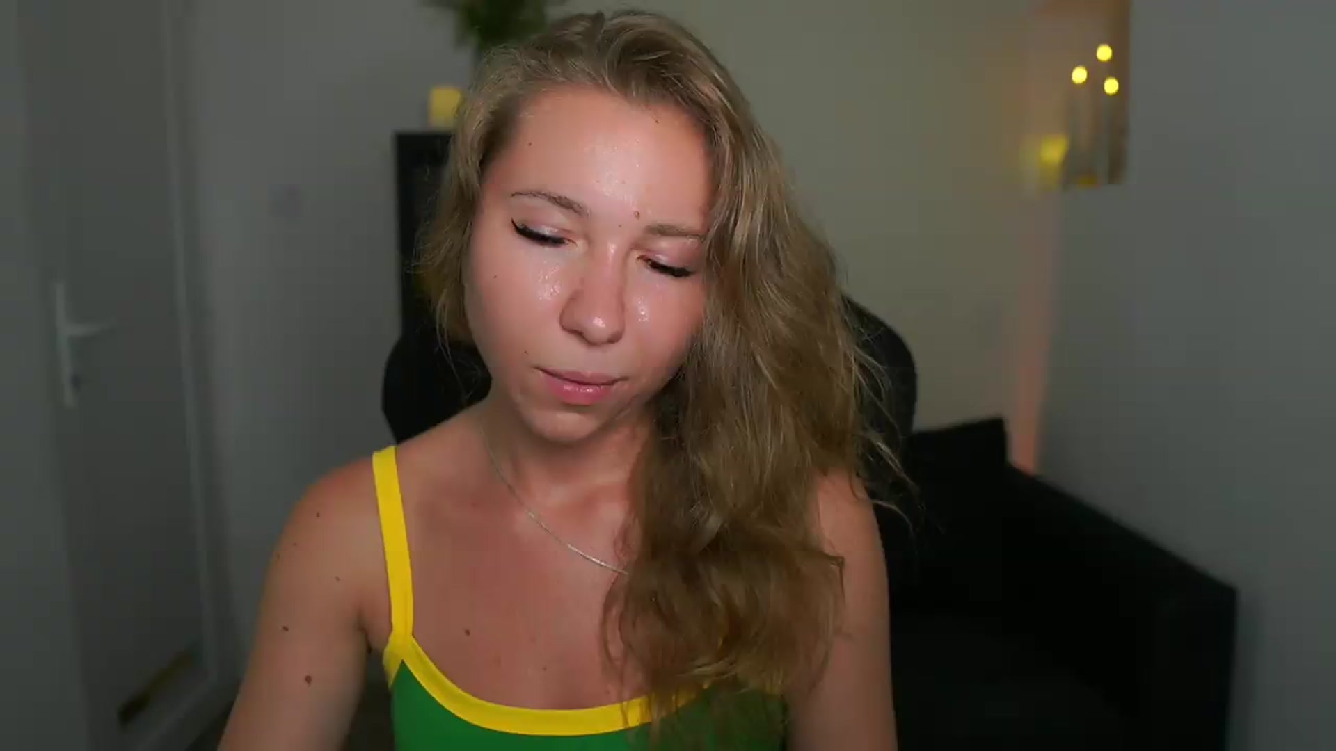 Gallery image thumbnail from VivienVance18's myfreecams stream on, 07/17/2026, 16:05 image 9 of 20