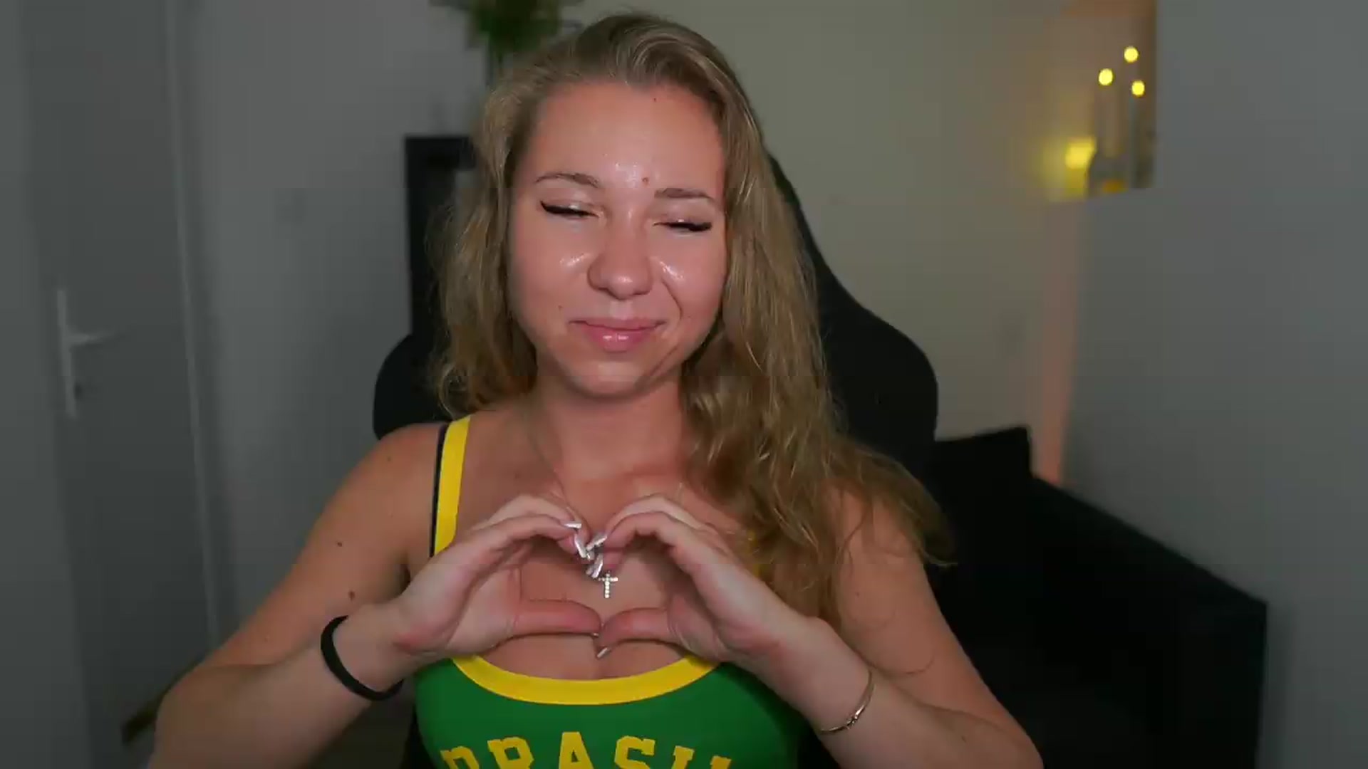Gallery image thumbnail from VivienVance18's myfreecams stream on, 07/17/2026, 16:51 image 5 of 20
