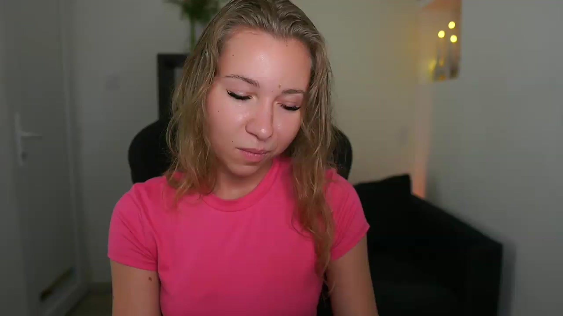 Gallery image thumbnail from VivienVance18's myfreecams stream on, 07/21/2026, 14:01 image 4 of 20