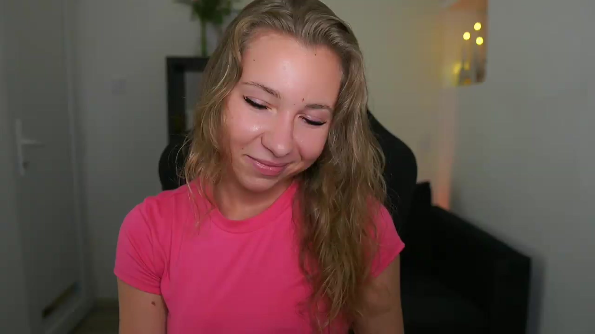 Gallery image thumbnail from VivienVance18's myfreecams stream on, 07/21/2026, 14:01 image 16 of 20