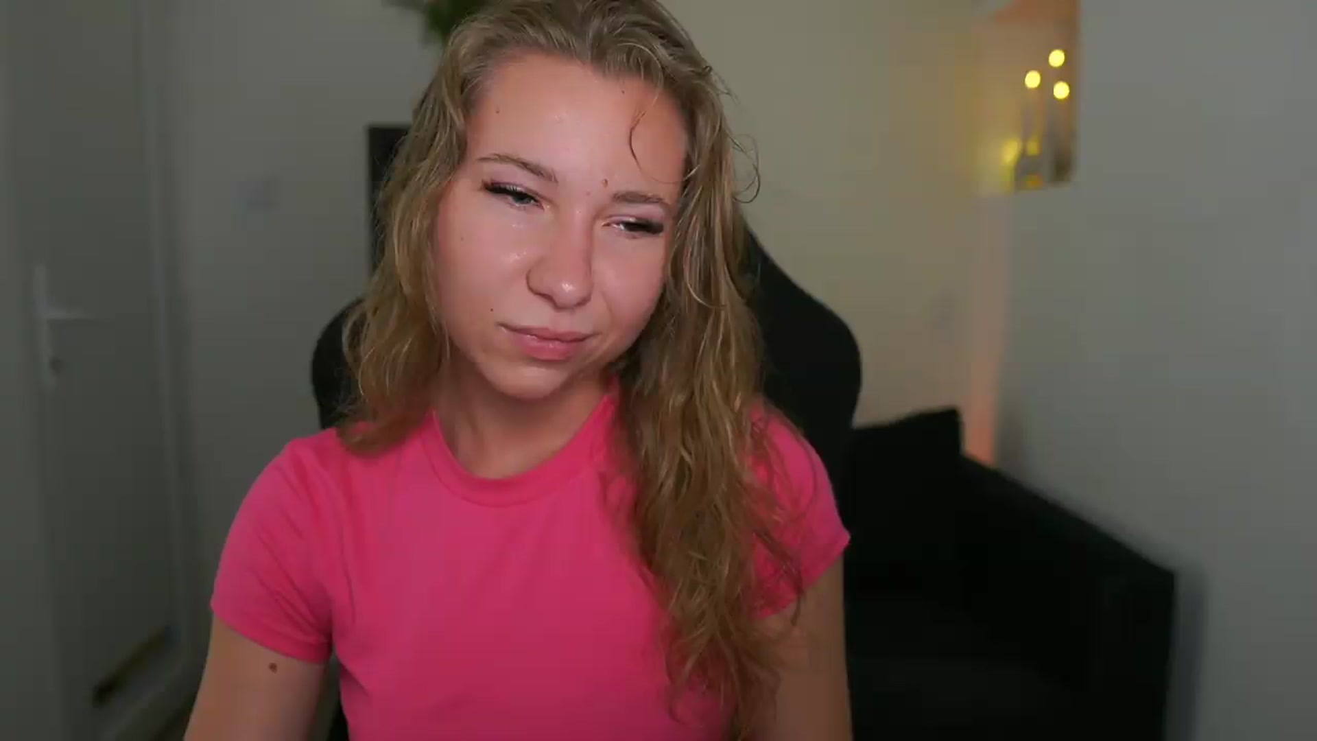 Gallery image thumbnail from VivienVance18's myfreecams stream on, 07/21/2026, 14:01 image 6 of 20