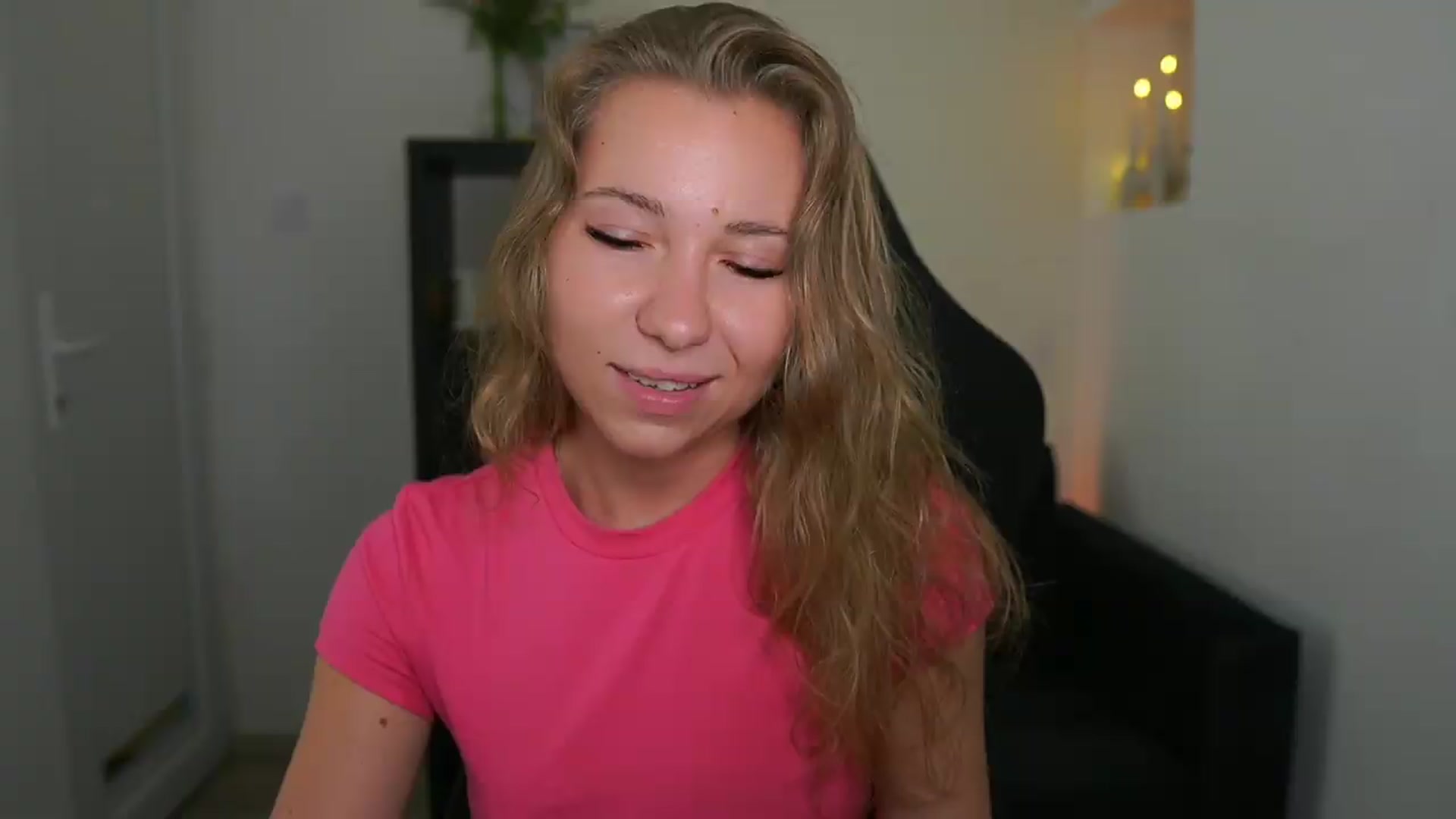 Gallery image thumbnail from VivienVance18's myfreecams stream on, 07/21/2026, 17:33 image 1 of 20