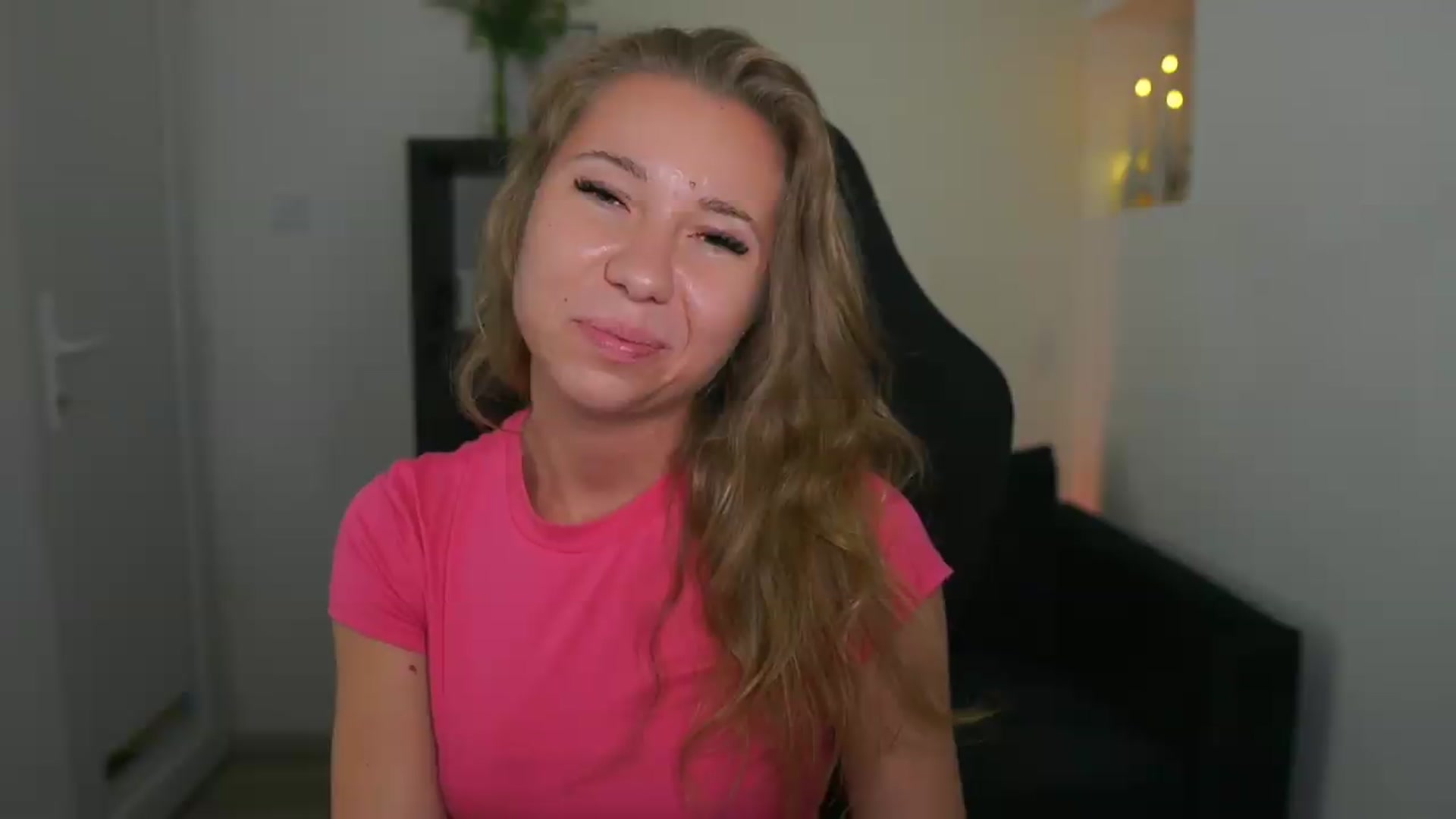 Gallery image thumbnail from VivienVance18's myfreecams stream on, 07/21/2026, 17:33 image 12 of 20