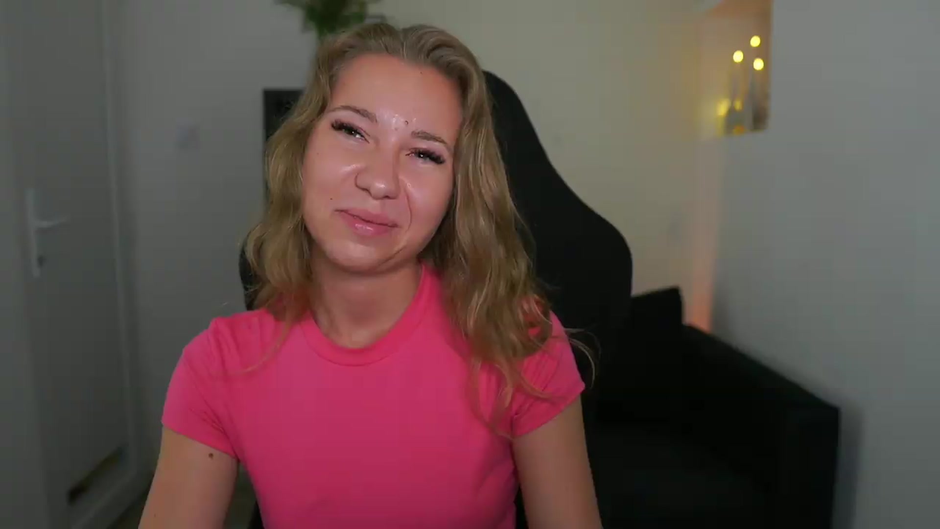 Gallery image thumbnail from VivienVance18's myfreecams stream on, 07/21/2026, 17:33 image 9 of 20