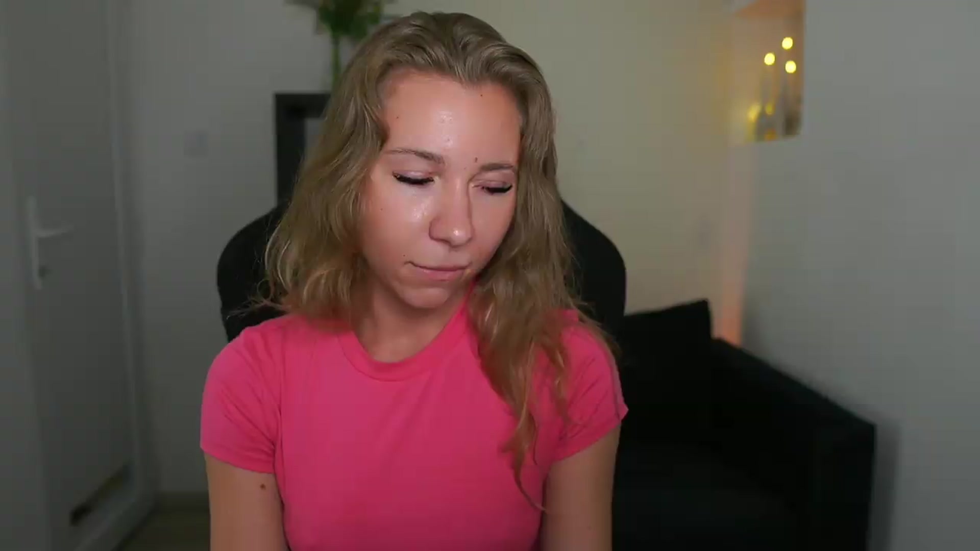 Gallery image thumbnail from VivienVance18's myfreecams stream on, 07/21/2026, 17:33 image 11 of 20