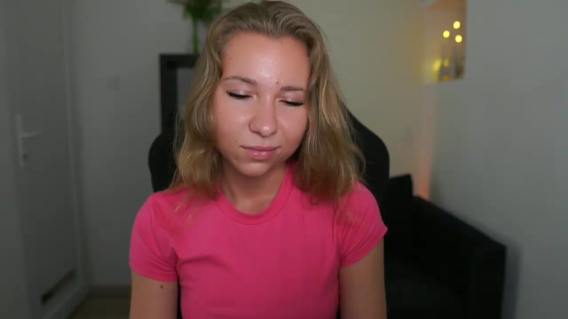 Gallery image thumbnail from VivienVance18's myfreecams stream on, 07/21/2026, 18:26 image 14 of 20