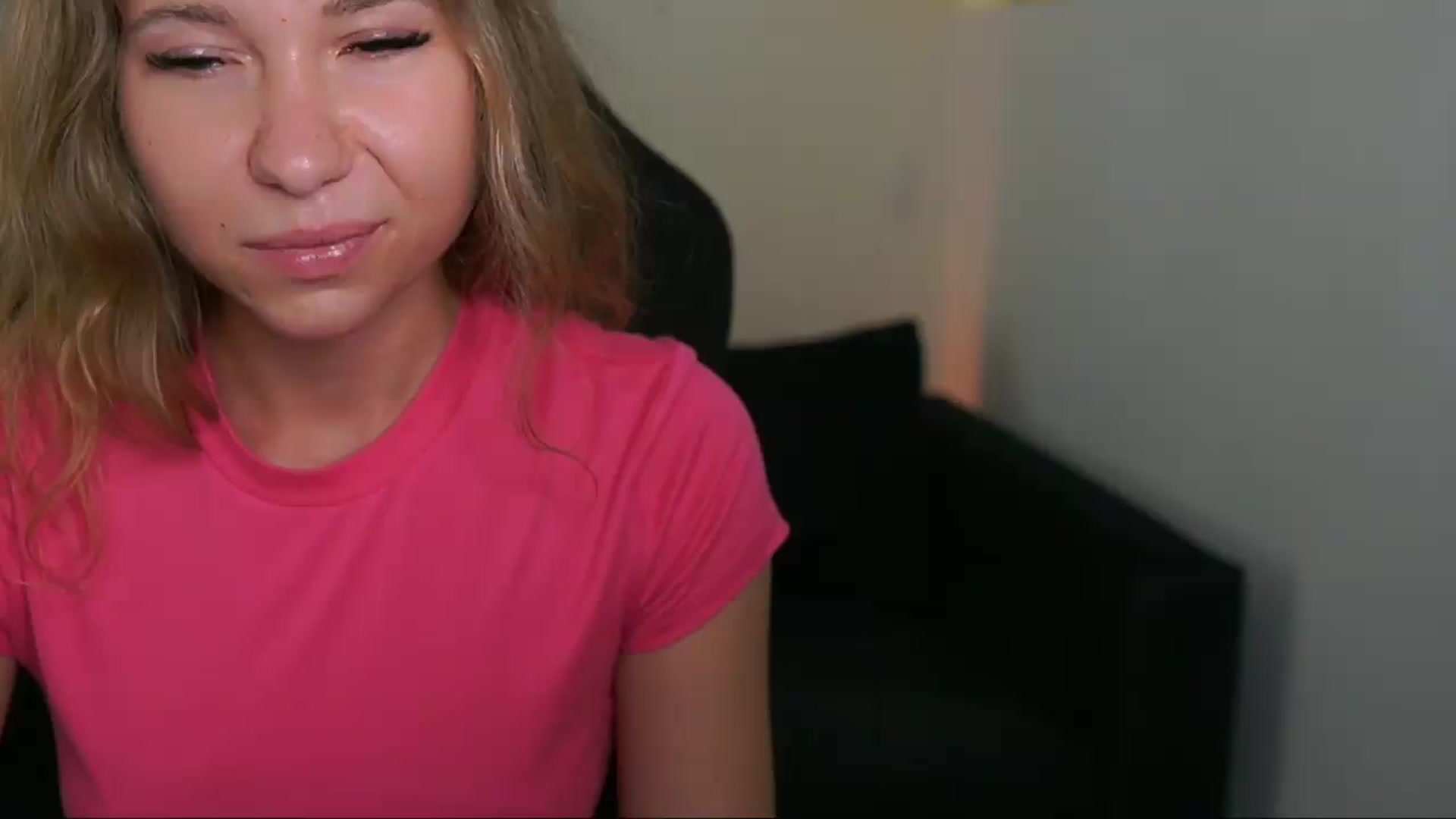 Gallery image thumbnail from VivienVance18's myfreecams stream on, 07/21/2026, 18:26 image 1 of 20