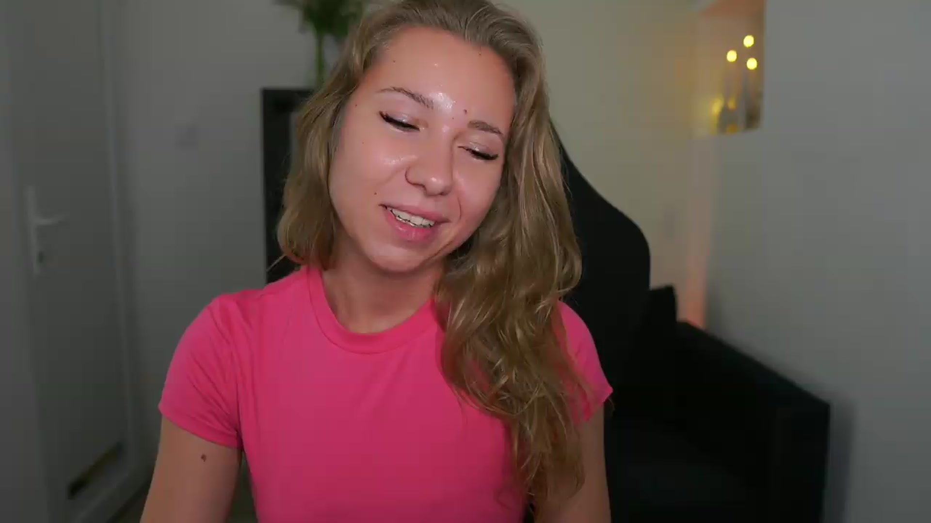 Gallery image thumbnail from VivienVance18's myfreecams stream on, 07/21/2026, 18:26 image 9 of 20