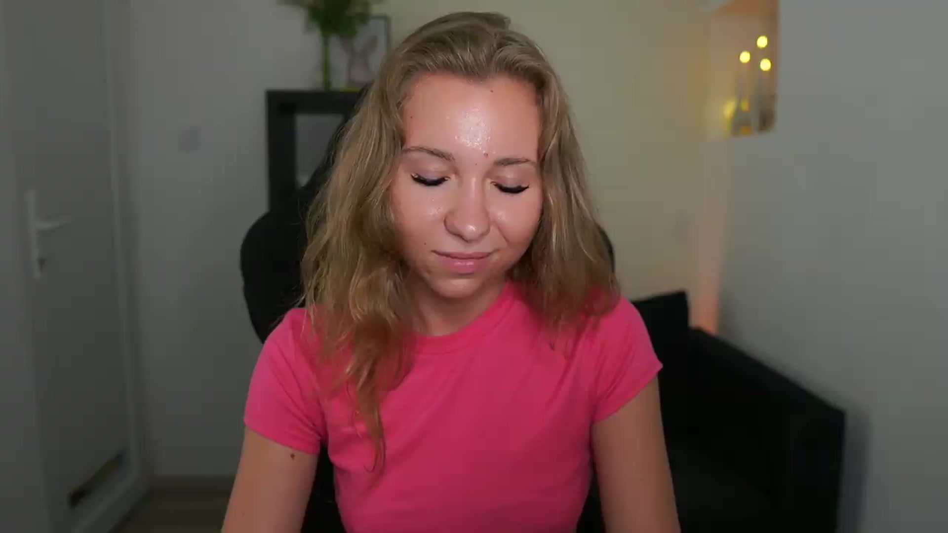 Gallery image thumbnail from VivienVance18's myfreecams stream on, 07/21/2026, 18:26 image 17 of 20