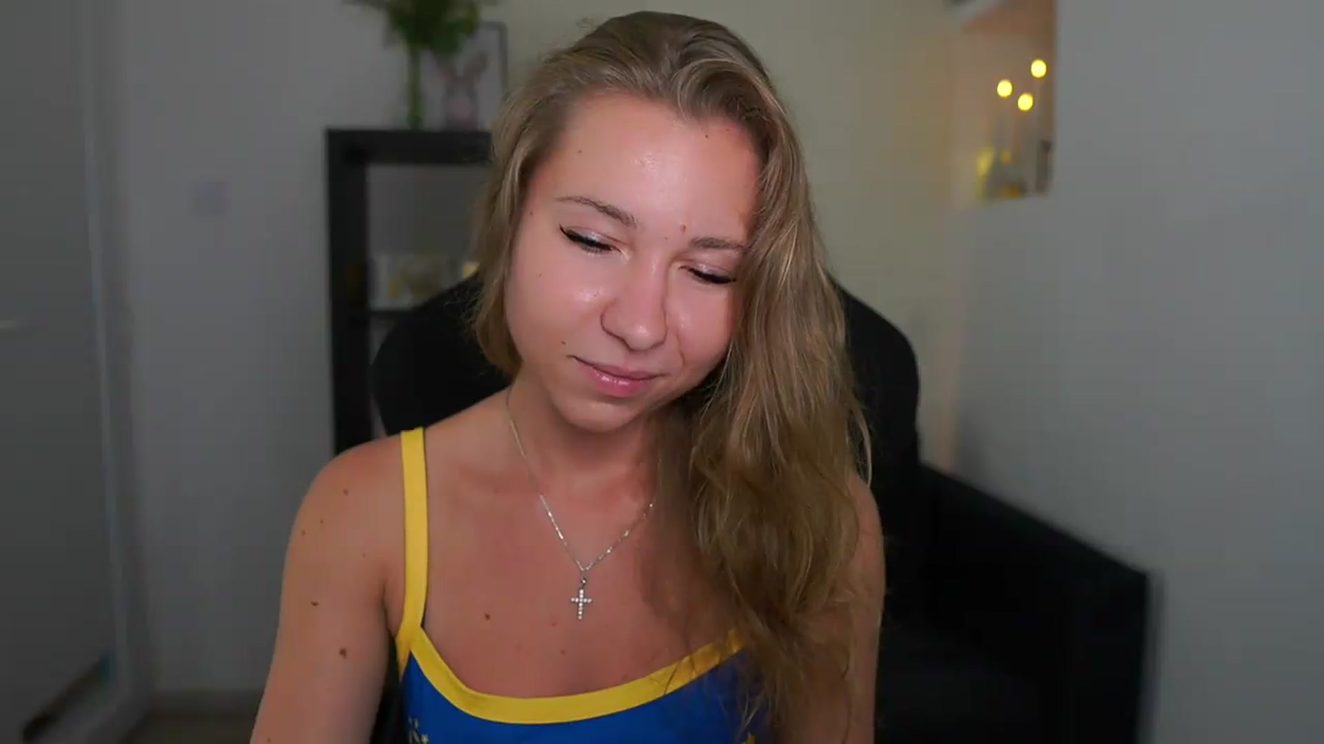 Gallery image thumbnail from VivienVance18's myfreecams stream on, 07/22/2026, 22:55 image 16 of 20