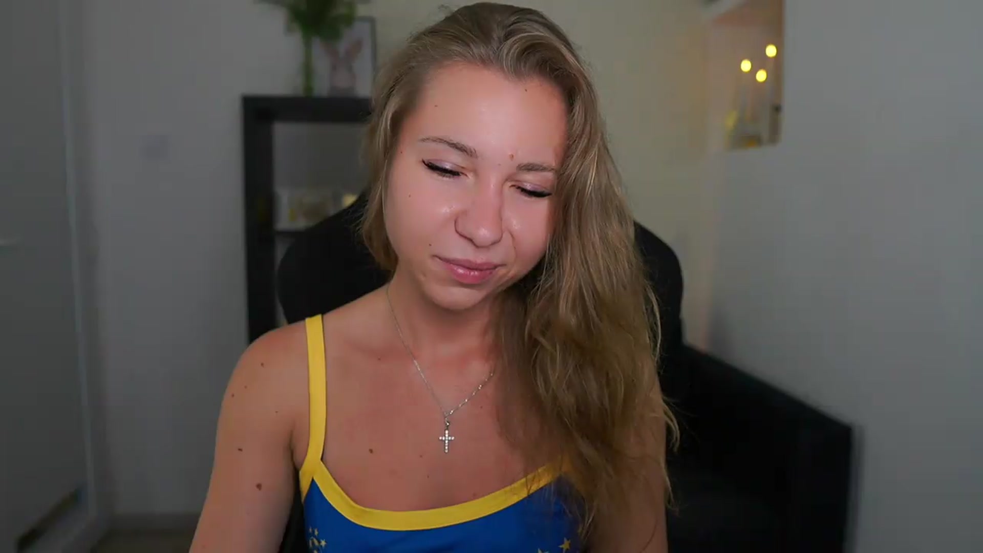 Gallery image thumbnail from VivienVance18's myfreecams stream on, 07/22/2026, 22:55 image 15 of 20