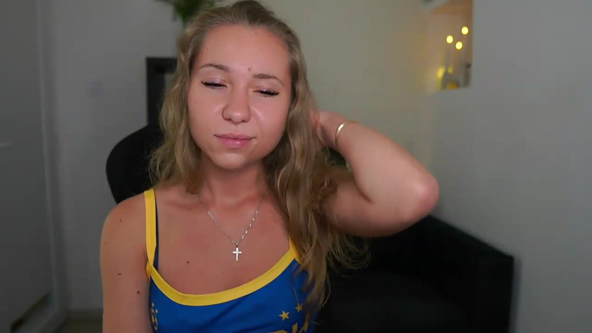 Gallery image thumbnail from VivienVance18's myfreecams stream on, 07/23/2026, 01:09 image 4 of 20
