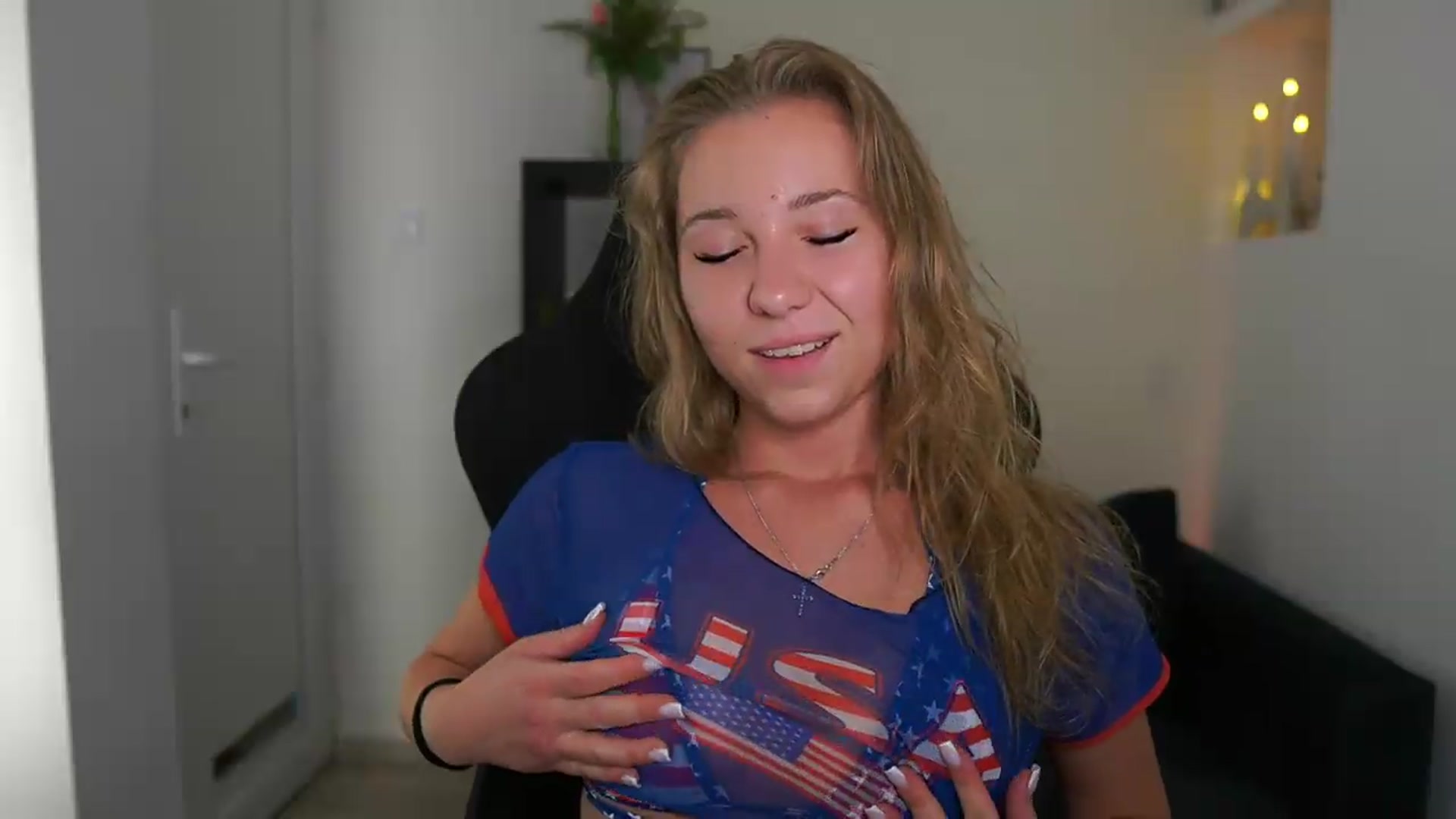 Gallery image thumbnail from VivienVance18's myfreecams stream on, 07/23/2026, 22:42 image 18 of 20