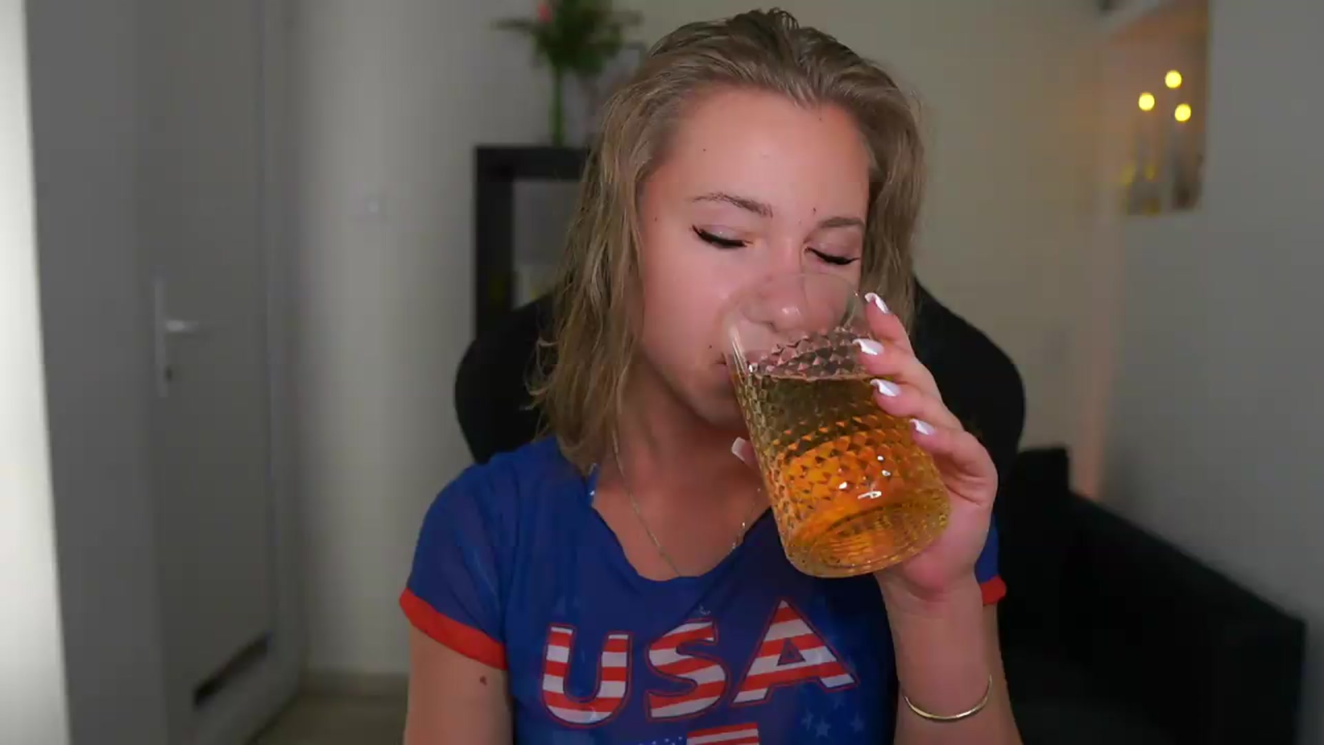 Gallery image thumbnail from VivienVance18's myfreecams stream on, 07/23/2026, 22:42 image 1 of 20
