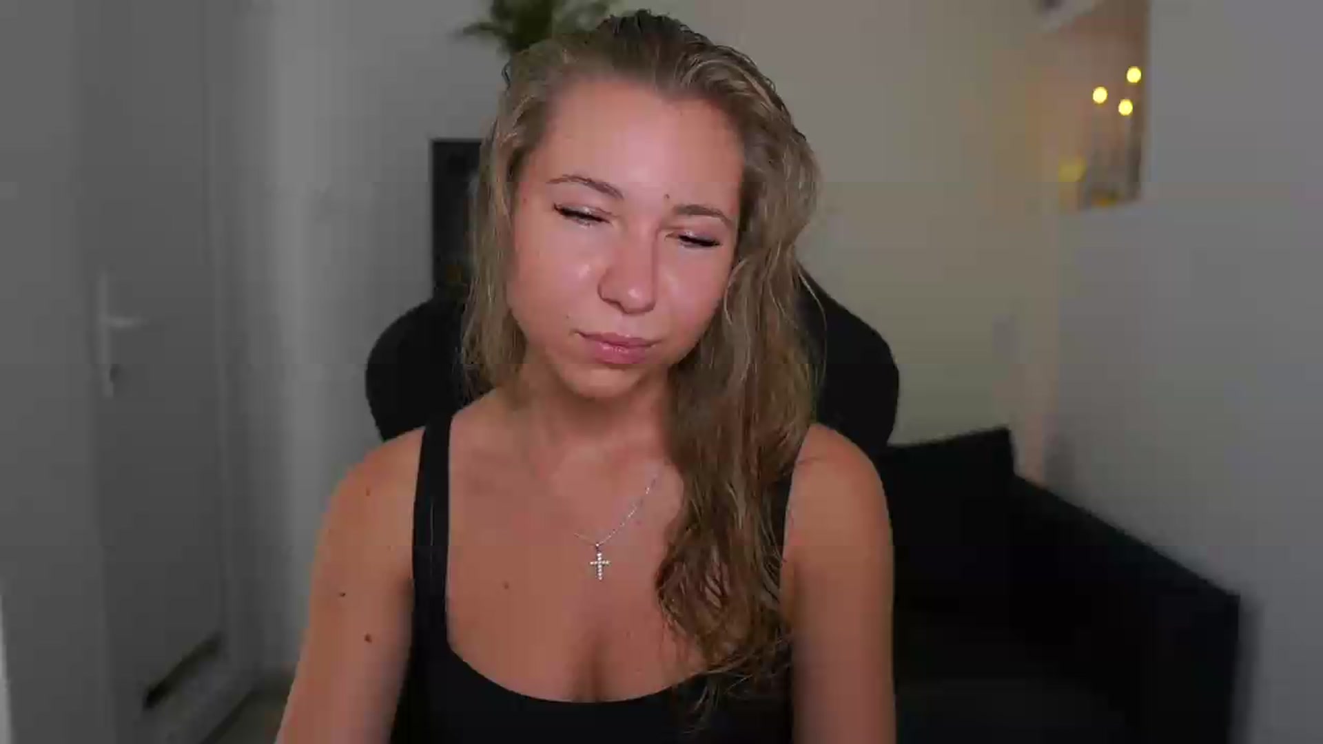 Gallery image thumbnail from VivienVance18's myfreecams stream on, 07/27/2026, 14:38 image 11 of 20