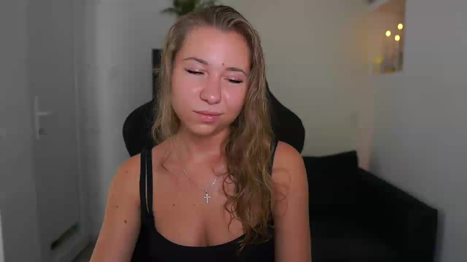 Gallery image thumbnail from VivienVance18's myfreecams stream on, 07/27/2026, 14:38 image 18 of 20