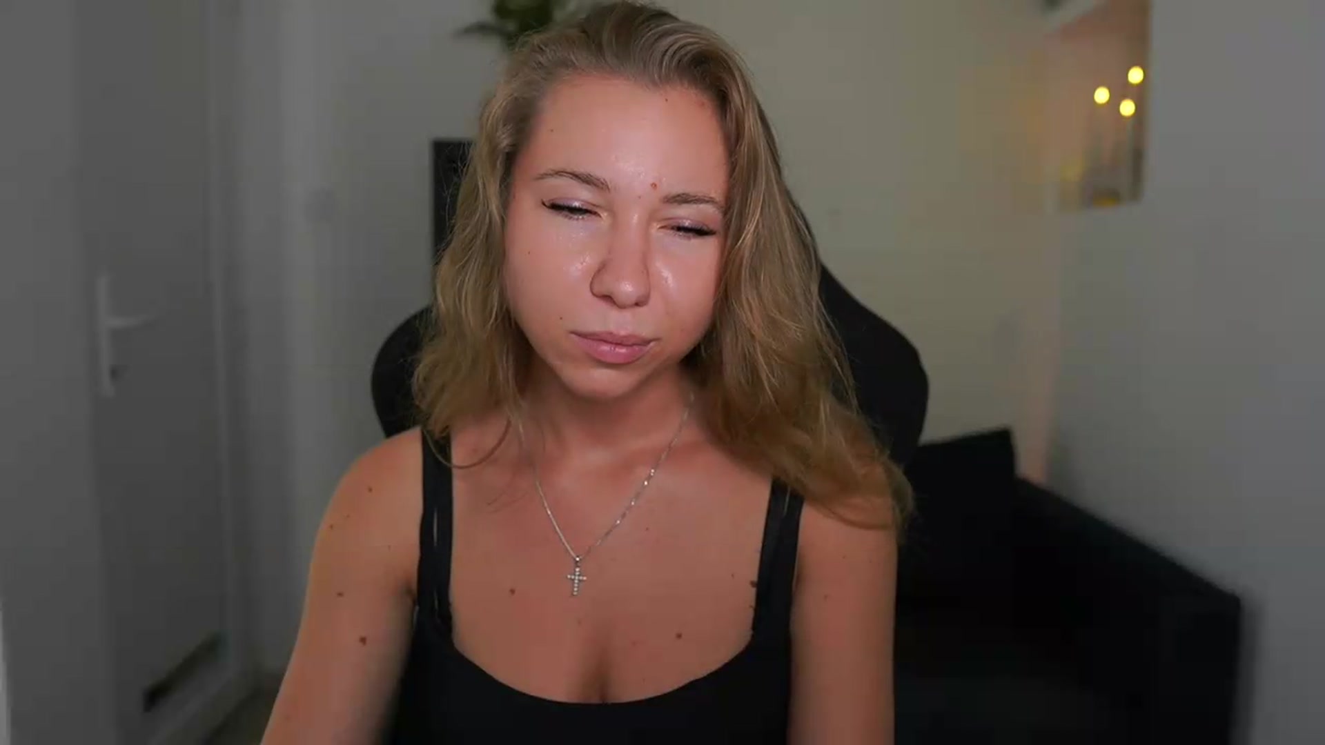 Gallery image thumbnail from VivienVance18's myfreecams stream on, 07/27/2026, 16:50 image 4 of 20