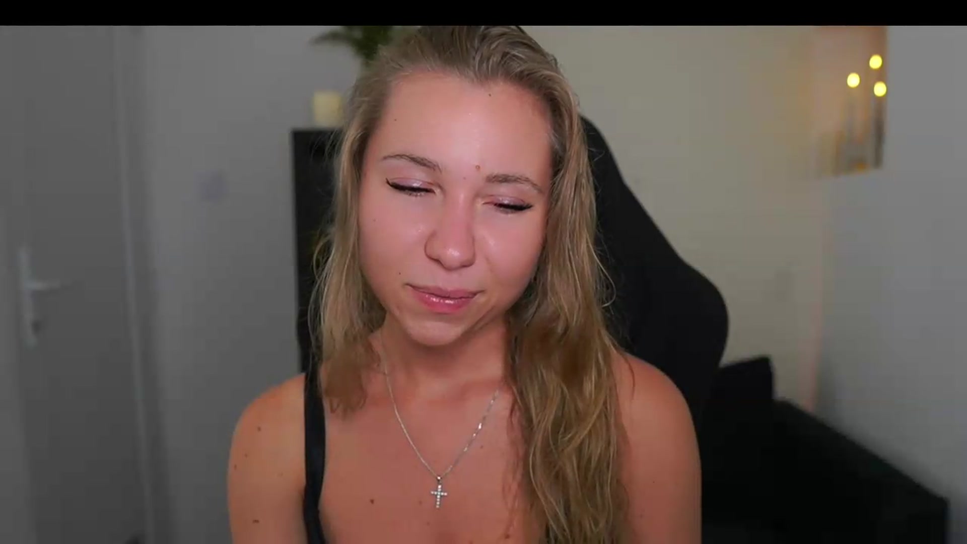 Gallery image thumbnail from VivienVance18's myfreecams stream on, 07/28/2026, 19:13 image 3 of 20