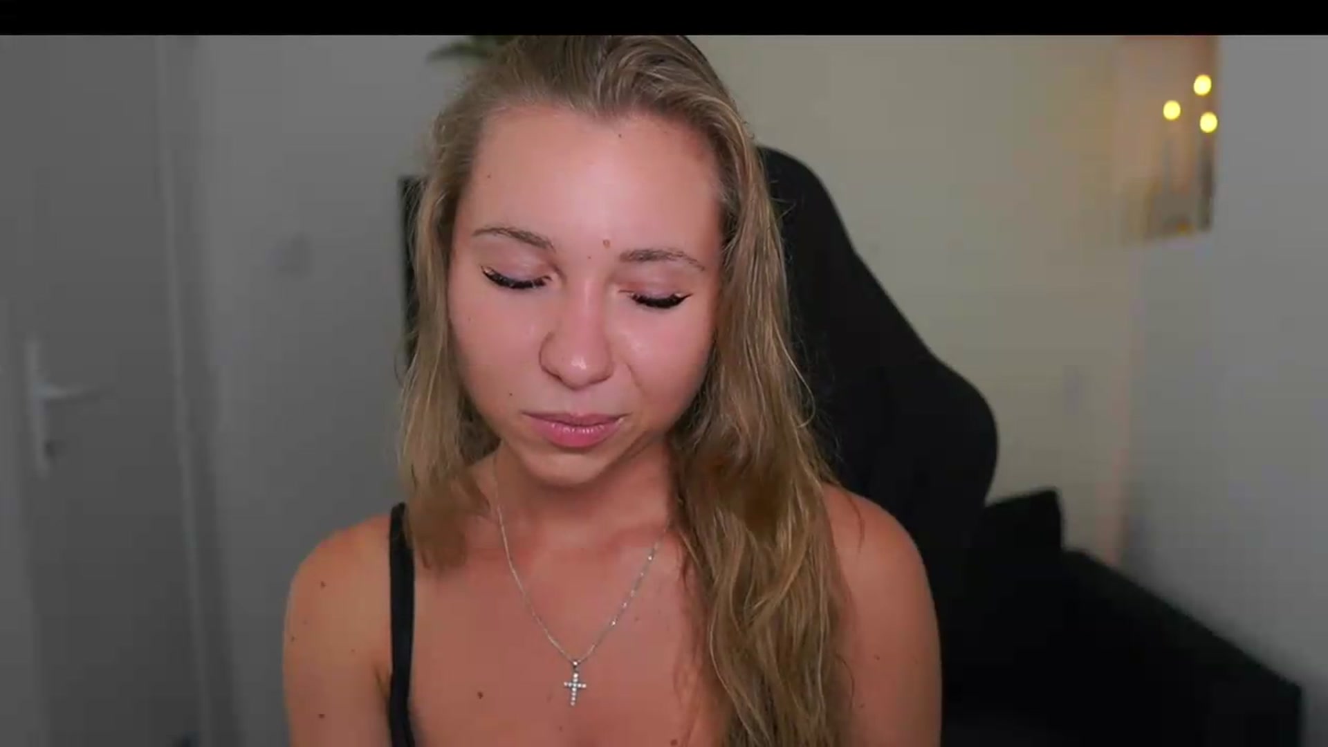 Gallery image thumbnail from VivienVance18's myfreecams stream on, 07/28/2026, 19:13 image 2 of 20