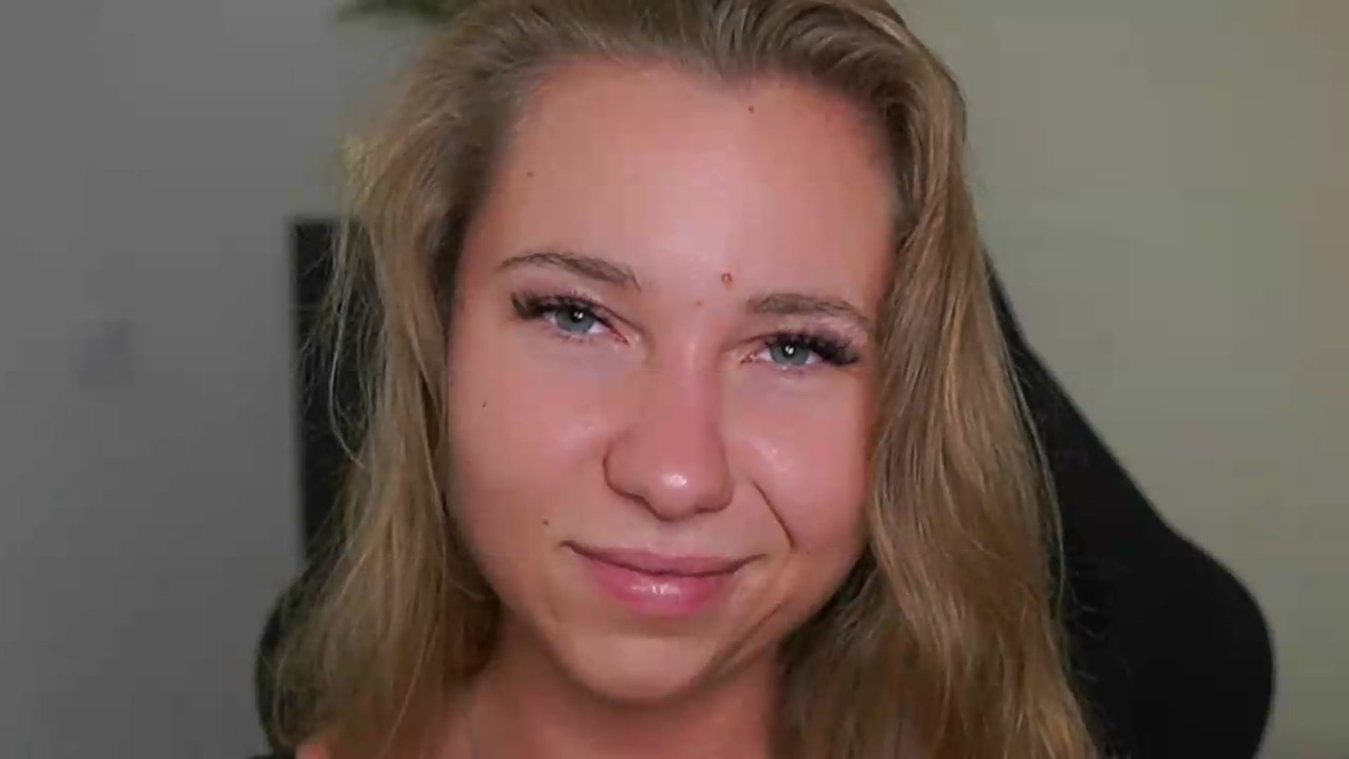 Gallery image thumbnail from VivienVance18's myfreecams stream on, 07/28/2026, 19:13 image 10 of 20