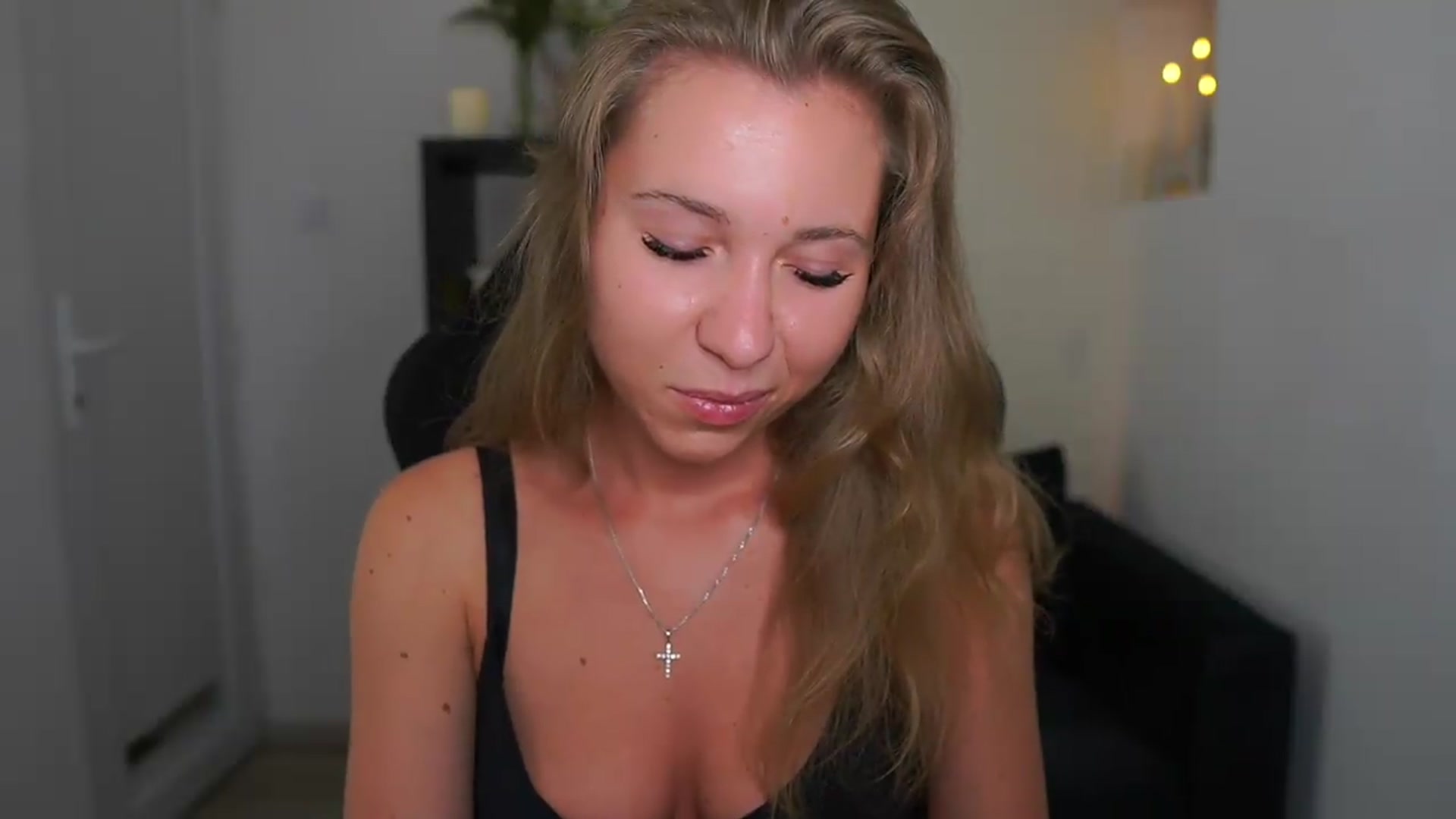Gallery image thumbnail from VivienVance18's myfreecams stream on, 07/28/2026, 20:37 image 9 of 20
