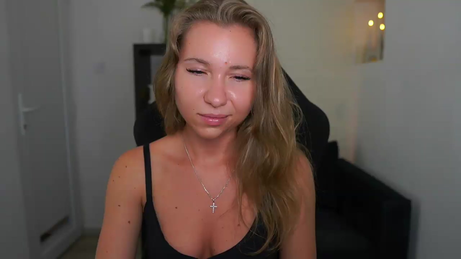 Gallery image thumbnail from VivienVance18's myfreecams stream on, 07/29/2026, 24:00 image 2 of 20