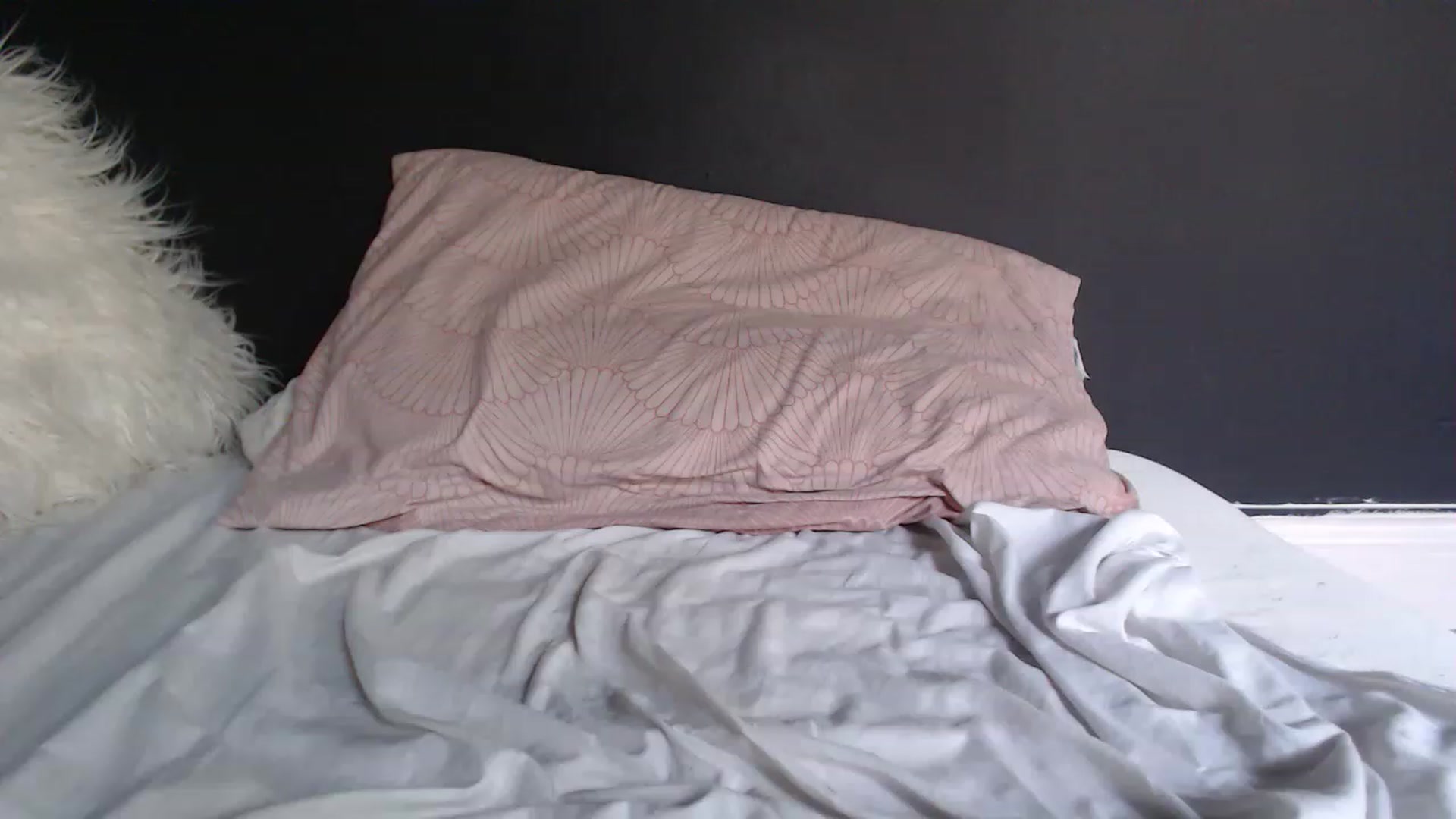 Gallery image thumbnail from VivienneFoxUK's myfreecams stream on, 06/26/2023, 11:54 image 5 of 20
