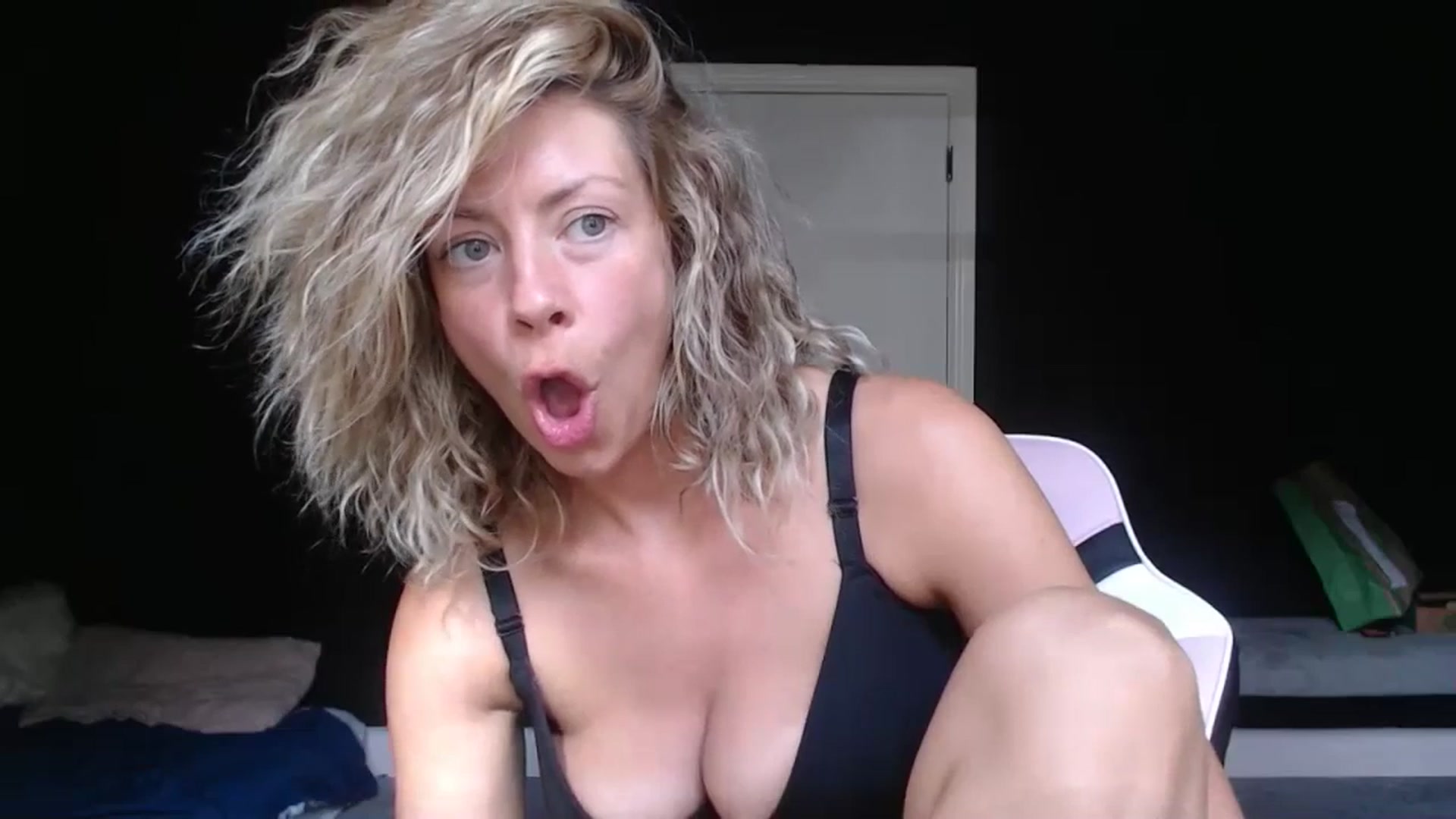 Gallery image thumbnail from VivienneFoxUK's myfreecams stream on, 07/01/2023, 16:09 image 20 of 20