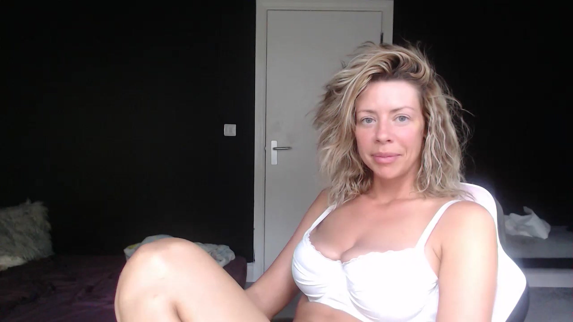 Gallery image thumbnail from VivienneFoxUK's myfreecams stream on, 07/08/2023, 18:32 image 7 of 20