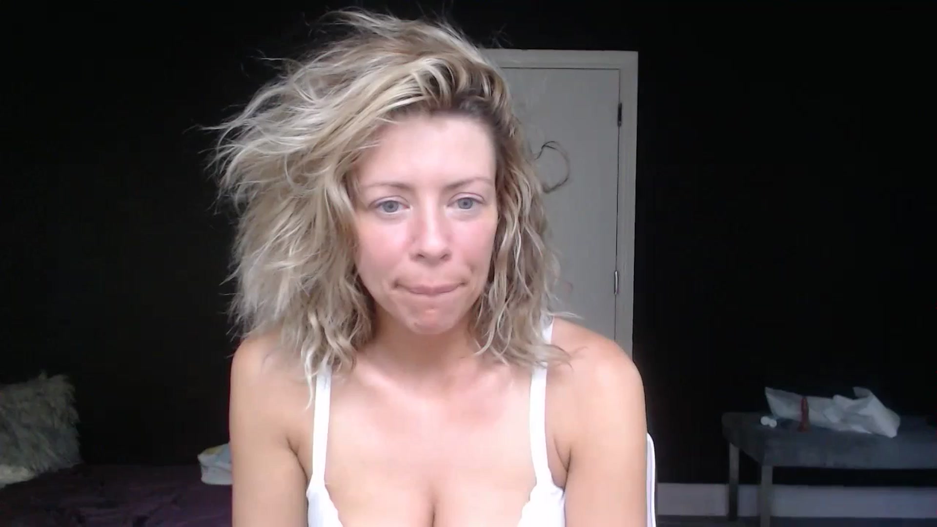Gallery image thumbnail from VivienneFoxUK's myfreecams stream on, 07/08/2023, 18:32 image 13 of 20