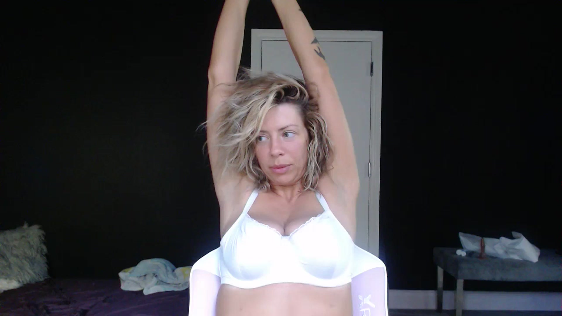 Gallery image thumbnail from VivienneFoxUK's myfreecams stream on, 07/08/2023, 18:32 image 11 of 20