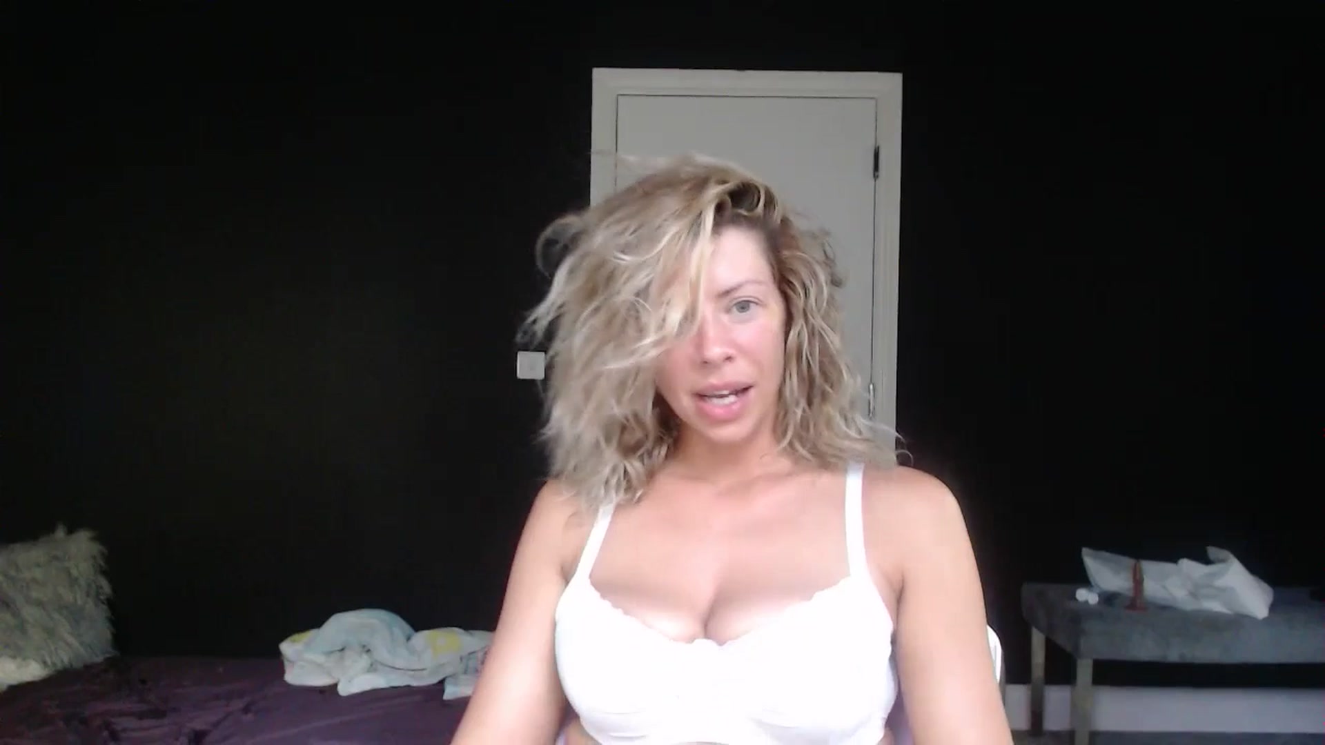 Gallery image thumbnail from VivienneFoxUK's myfreecams stream on, 07/08/2023, 18:32 image 12 of 20
