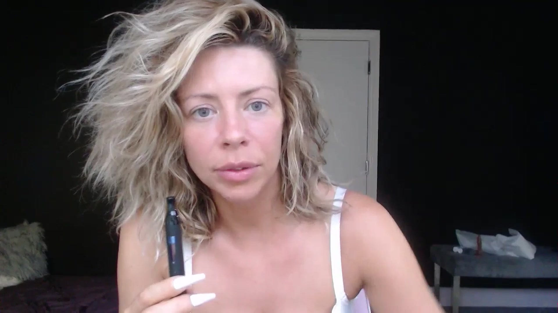 Gallery image thumbnail from VivienneFoxUK's myfreecams stream on, 07/08/2023, 18:32 image 10 of 20