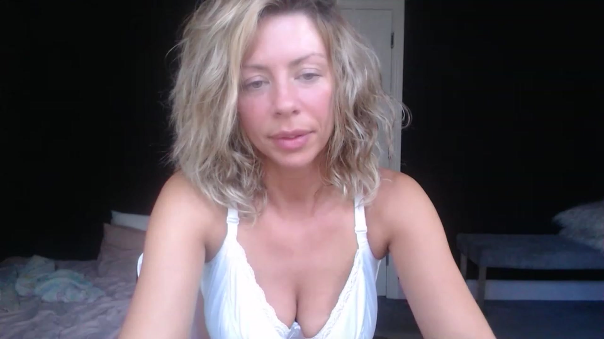 Gallery image thumbnail from VivienneFoxUK's myfreecams stream on, 07/12/2023, 11:01 image 7 of 20