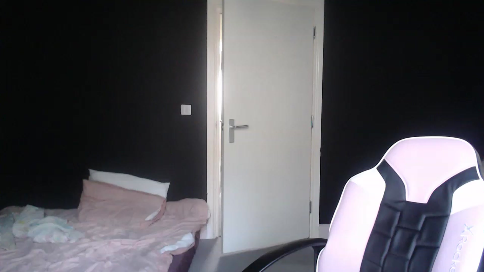 Gallery image thumbnail from VivienneFoxUK's myfreecams stream on, 07/12/2023, 11:01 image 12 of 20