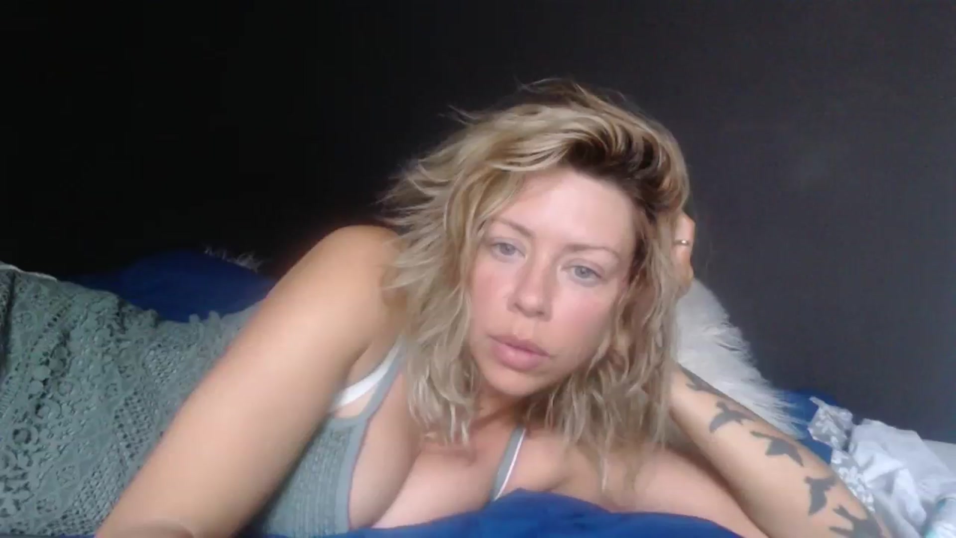 Gallery image thumbnail from VivienneFoxUK's myfreecams stream on, 07/30/2023, 12:56 image 13 of 20
