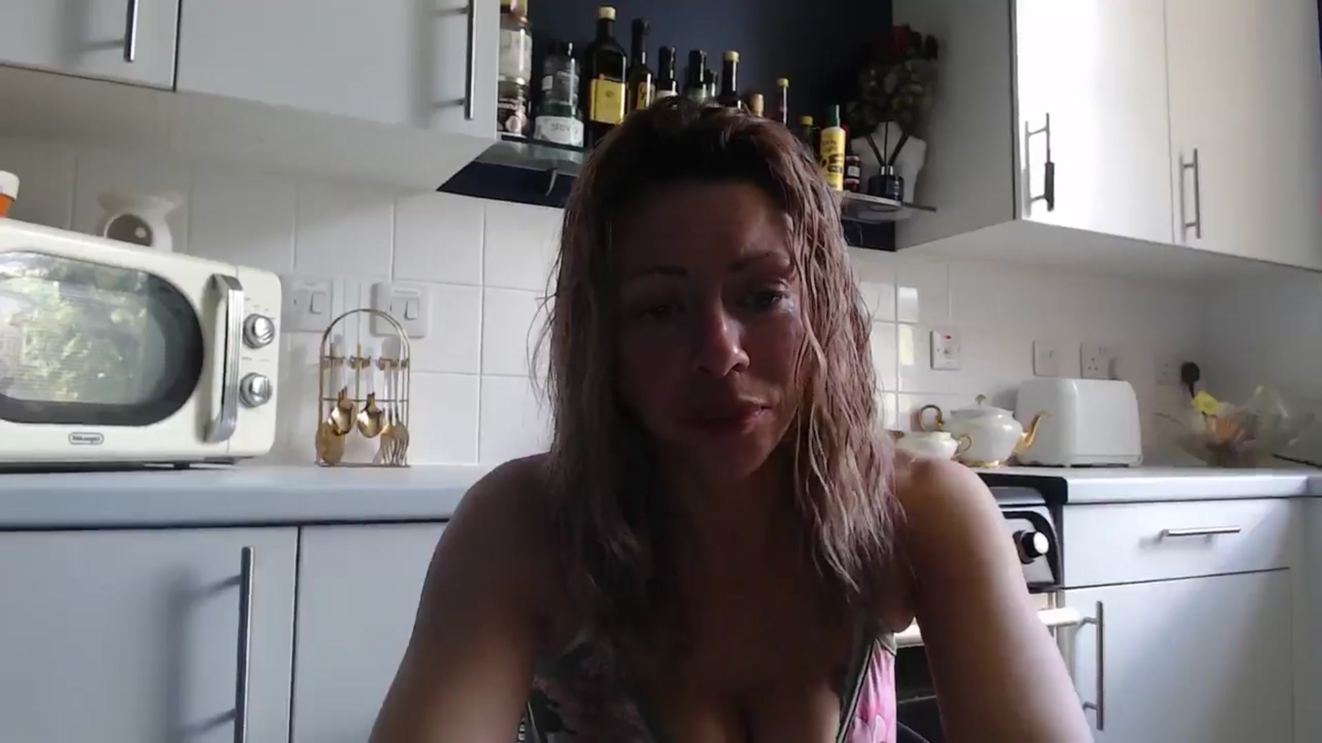 Gallery image thumbnail from Vivienne__Fox's myfreecams stream on, 06/16/2024, 11:55 image 11 of 20