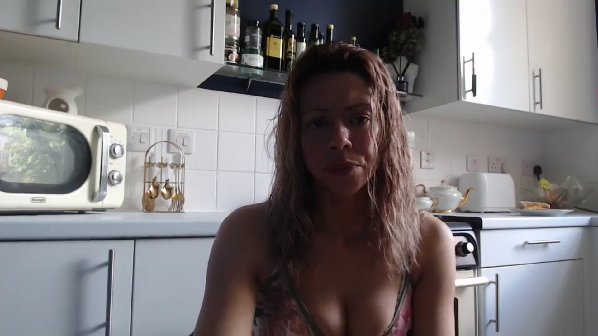 Gallery image thumbnail from Vivienne__Fox's myfreecams stream on, 06/16/2024, 11:55 image 7 of 20