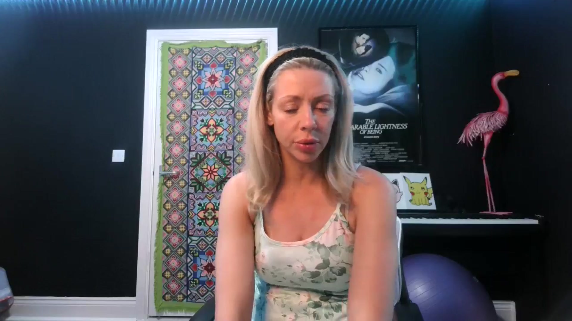 Gallery image thumbnail from Vivienne__Fox's myfreecams stream on, 05/12/2025, 22:24 image 17 of 20