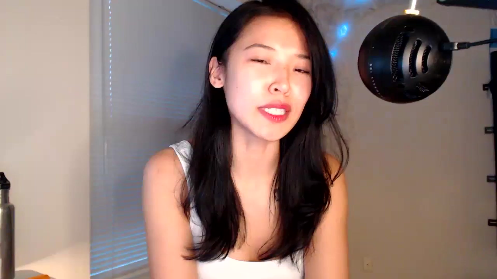 Gallery image thumbnail from Vivixeve's myfreecams stream on, 12/30/2023, 24:20 image 20 of 20