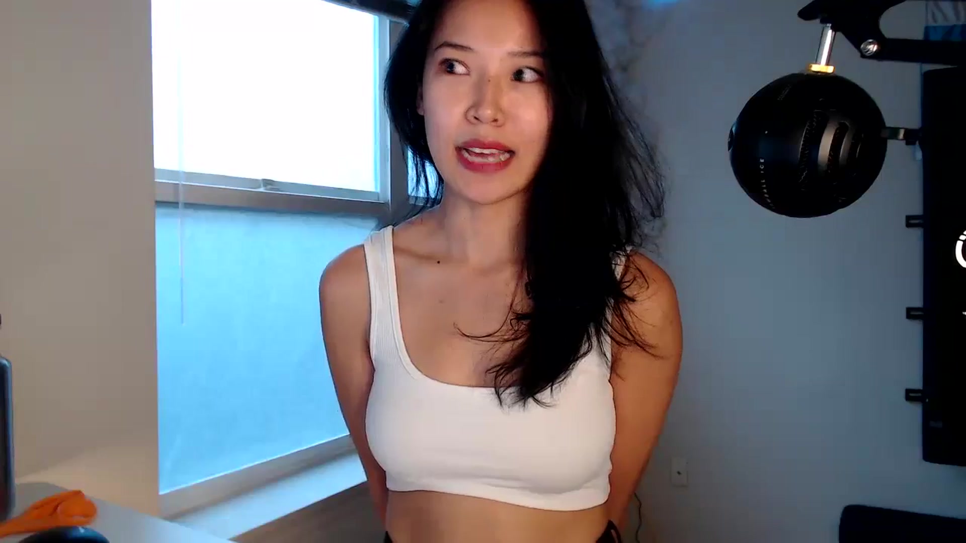 Gallery image thumbnail from Vivixeve's myfreecams stream on, 12/30/2023, 24:20 image 11 of 20