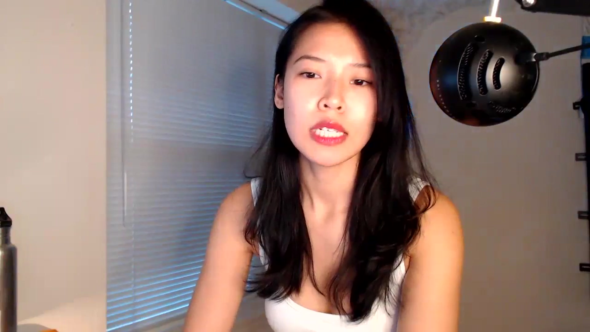 Gallery image thumbnail from Vivixeve's myfreecams stream on, 12/30/2023, 24:20 image 18 of 20