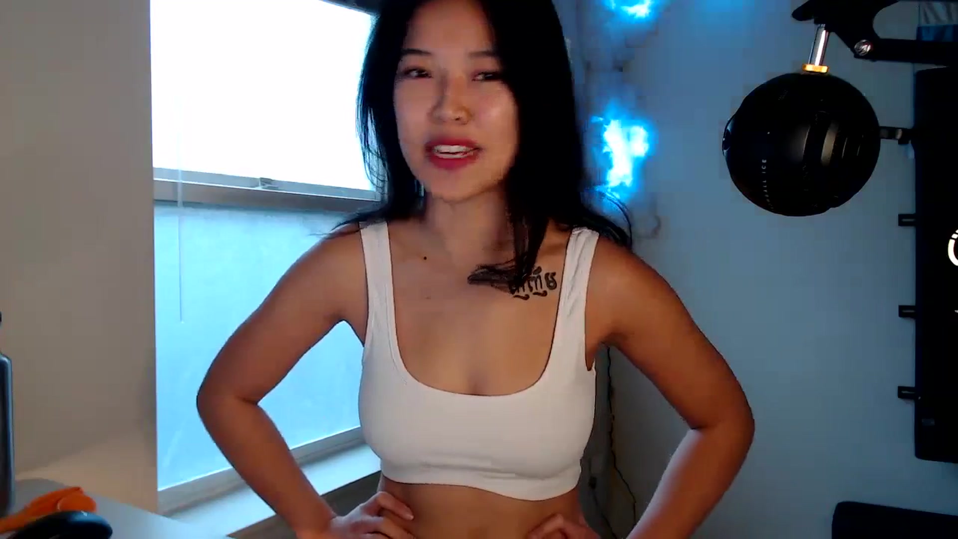 Gallery image thumbnail from Vivixeve's myfreecams stream on, 12/30/2023, 24:20 image 7 of 20