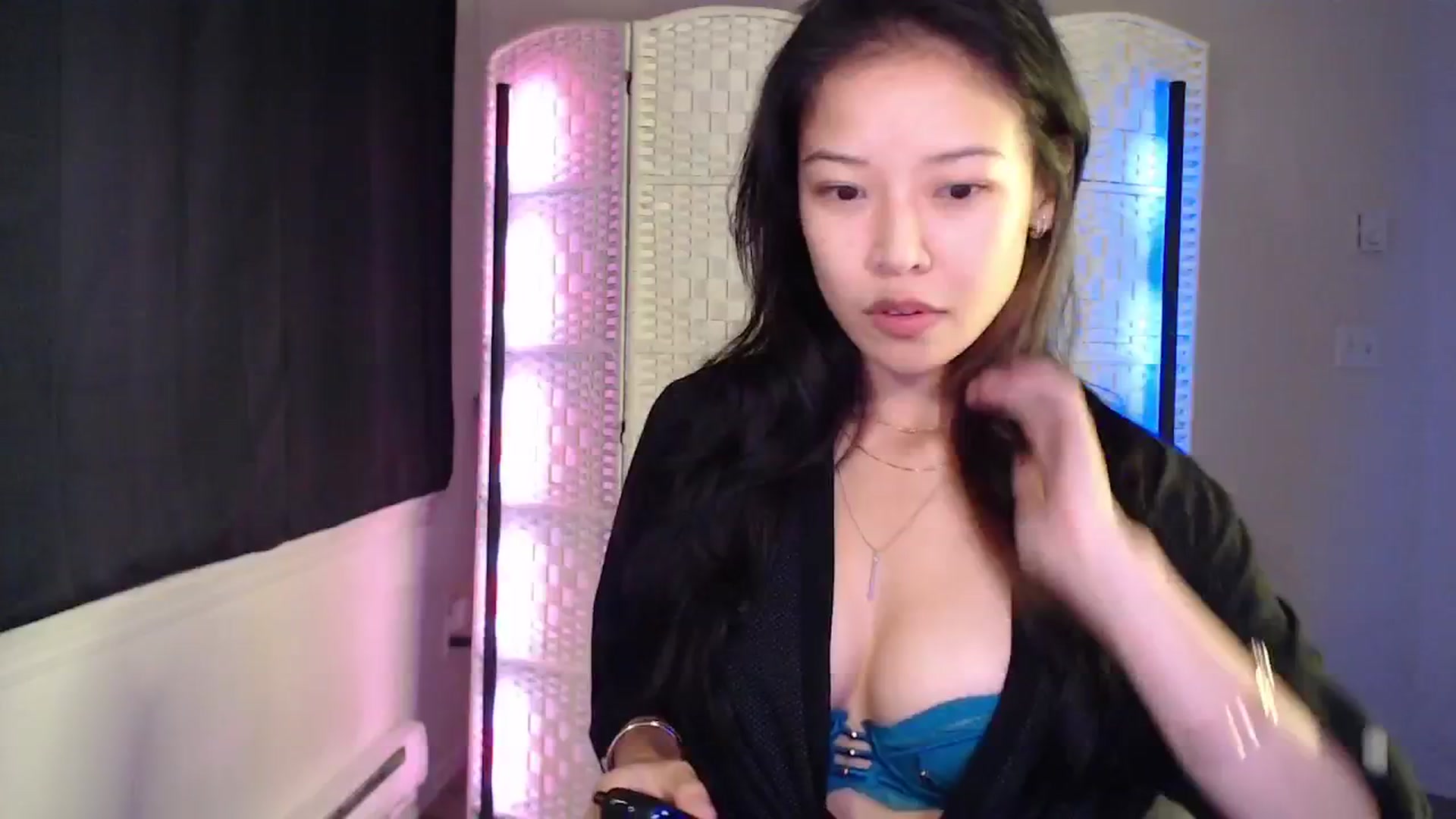 Gallery image thumbnail from Vivixxeve's myfreecams stream on, 08/30/2025, 24:53 image 4 of 20