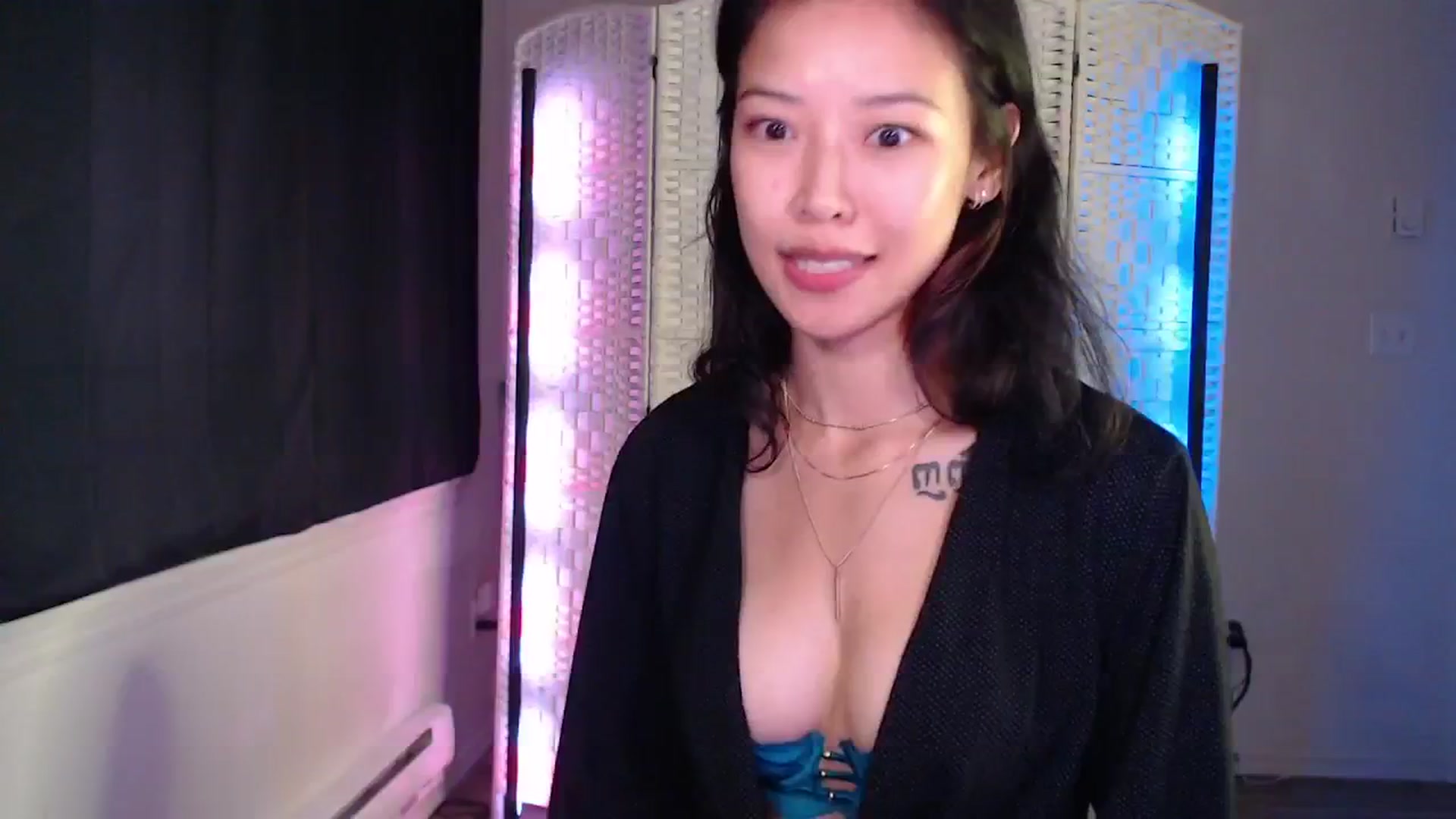 Gallery image thumbnail from Vivixxeve's myfreecams stream on, 08/30/2025, 24:53 image 5 of 20