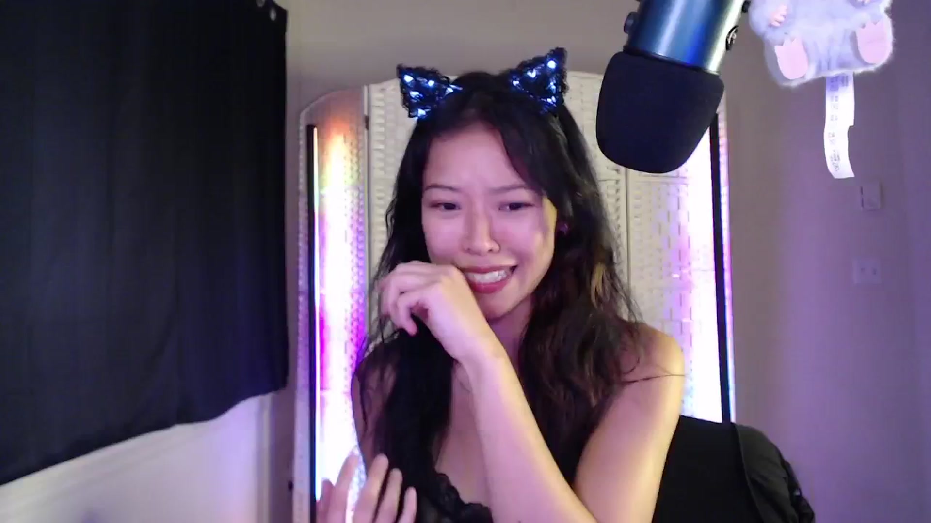 Gallery image thumbnail from Vivixxeve's myfreecams stream on, 09/01/2025, 21:31 image 2 of 20