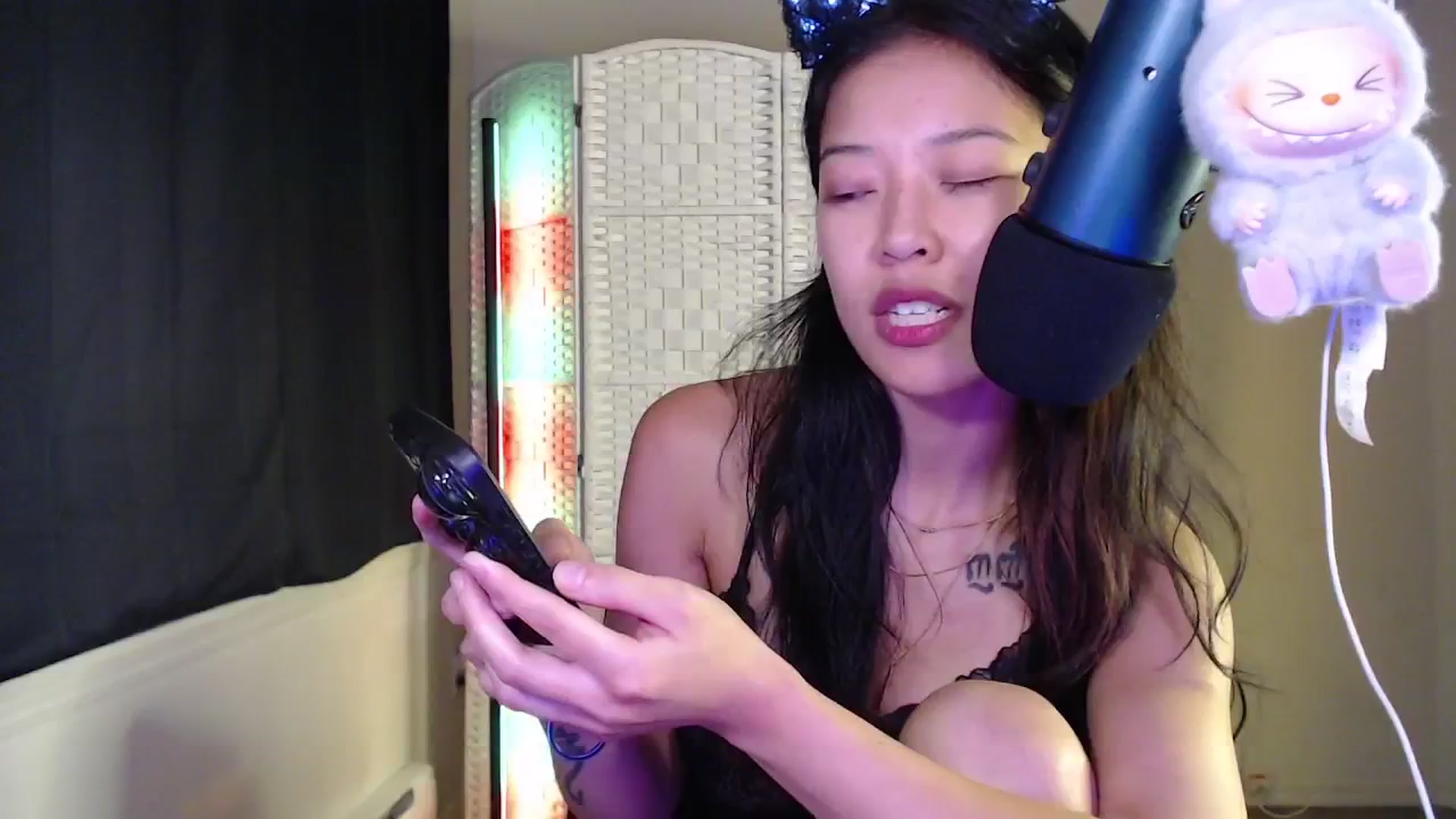 Gallery image thumbnail from Vivixxeve's myfreecams stream on, 09/01/2025, 21:31 image 10 of 20