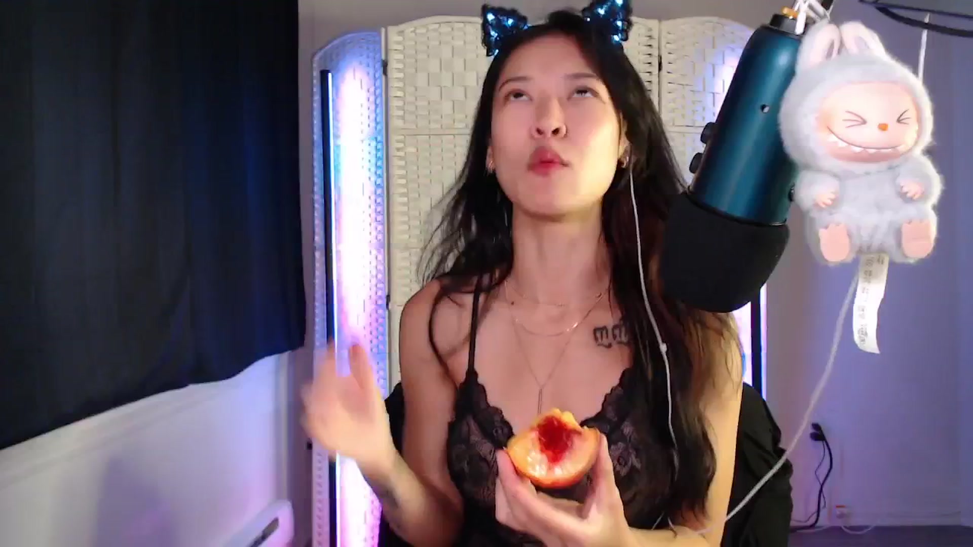 Gallery image thumbnail from Vivixxeve's myfreecams stream on, 09/01/2025, 21:31 image 4 of 20