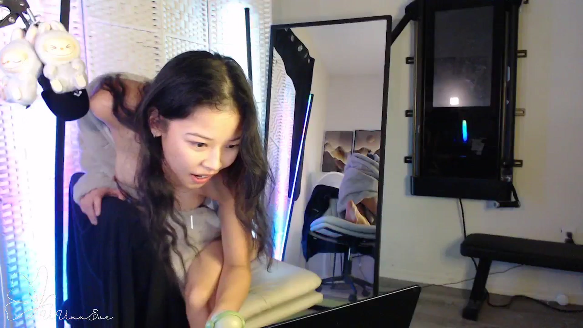 Gallery image thumbnail from Vivixxeve's myfreecams stream on, 09/06/2025, 02:54 image 11 of 20